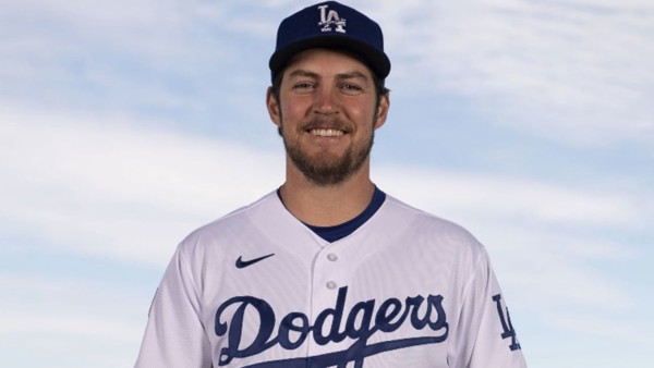 Trevor Bauer está programado para lanzar dos entradas como abridor en el primer juego de pretemporada de los Dodgers.