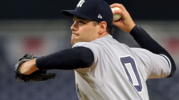 Adam Ottavino pasó de los Yanquis a los Medias Rojas.