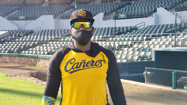 Josuan Hernández reportó antes de la fecha pactada, para mejorar su condición física lo más pronto posible. (Cortesía Cañeros de Los Mochis)
