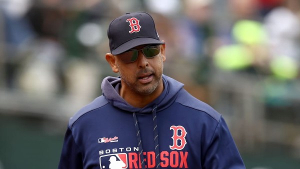 Alex Cora toma de nuevo las riendas de Boston.