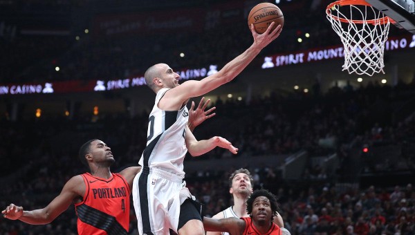 Manu Ginóbili se reunirá con el entrenador Gregg Popovich para llegar a una conclusión.
