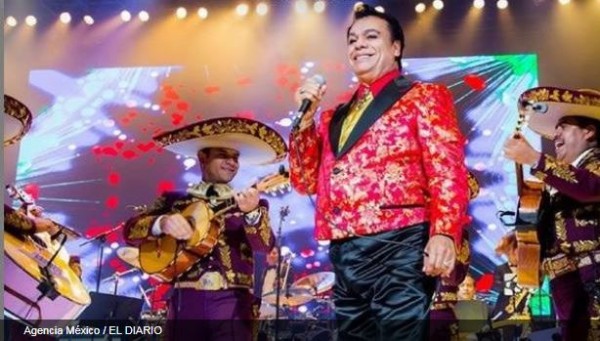 Juan Gabriel, mejor conocido como El Divo de Juárez.