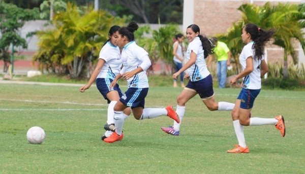 Ponen en marcha temporada 2017 de la Liga de Futbol Estudiantil en el Centro Deportivo Benito Juárez
