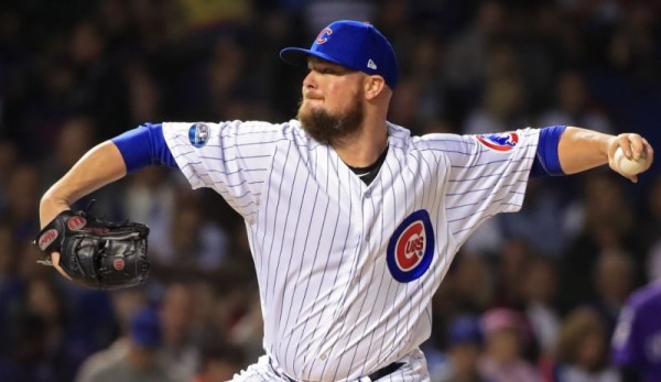 Jon Lester festejó en grande el aniversario del título de Serie Mundial ganado por los Cachorros en 2016.