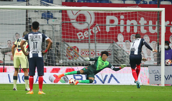 Rayados derrota a las Águilas por la mínima