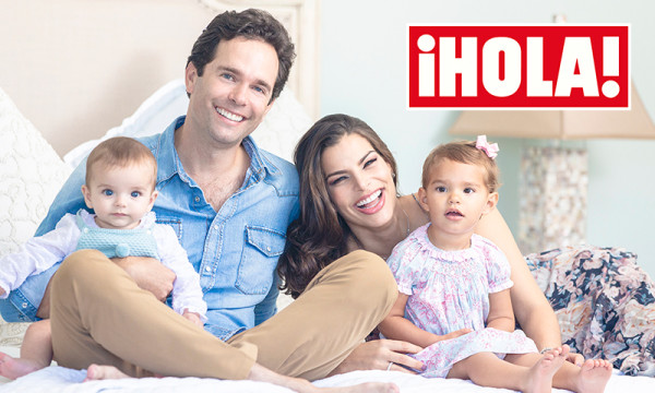 Bárbara Coppel y Alejandro Hank junto a sus dos herederos, Bastien y Amaïa.
