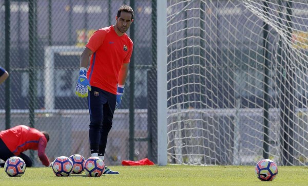 Arquero chileno Claudio Bravo con un pie en Man City