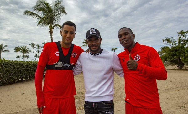 Brayan Angulo llega a Mazatlán para incorporarse a la pretemporada de Xolos