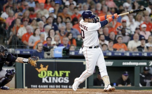 Yuli Gurriel empuja ocho y empata un par de registros
