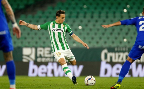 Andrés Guardado fue el capitán ante el Getafe. (@RealBetis)
