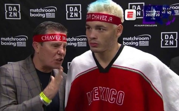 Julio César Chávez Jr junto a su padre. Foto: Twitter @jcchavezjr