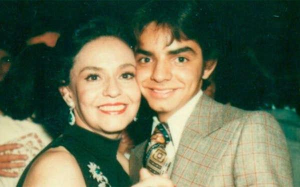 $!Eugenio junto a su mamá, la actriz Silvia Derbez.
