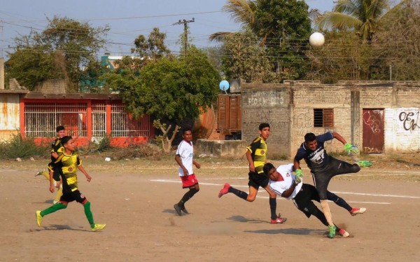 Tanto Atlas-Comex como Juárez/ Doctora Ayón avanzaron a las semifinales de liga.