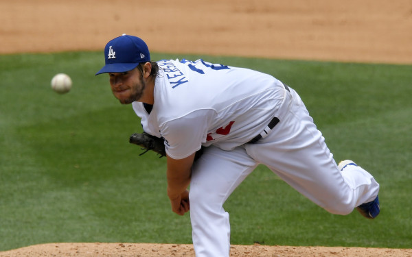 Kershaw y los Dodgers vencen a Strasburg y los Nacionales