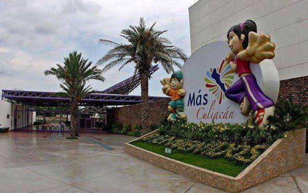 El Secretario de Economía detalló que el Centro de Convenciones se haría en el sitio donde está actualmente el Parque Temático.