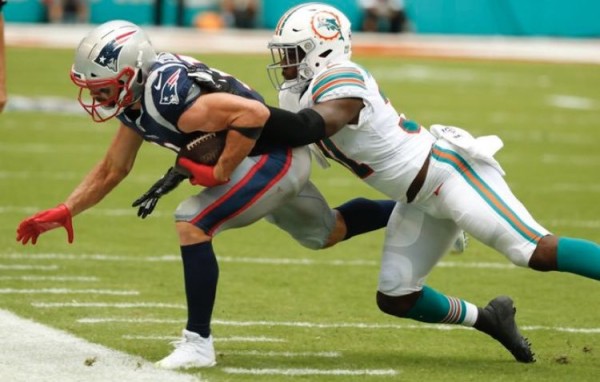 Patriotas arrolla a Delfines