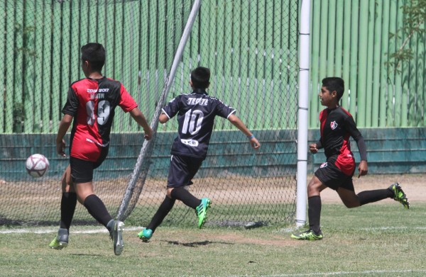 Muestran rojinegros dominio en la primera jornada de la Copa Patasalada de Futbol