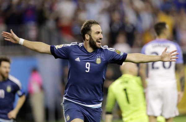 Juventus ficha a Higuaín por 90 millones de euros