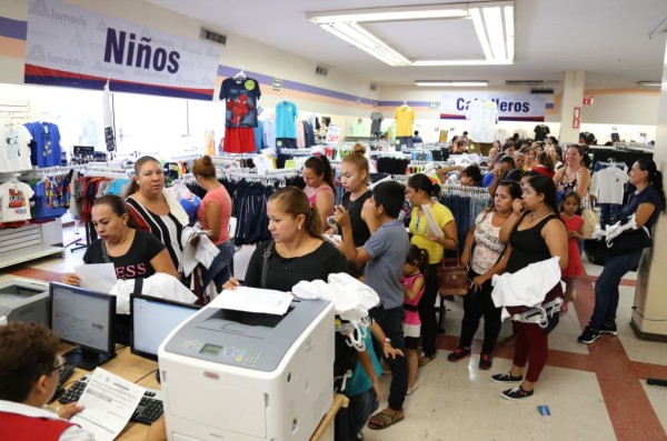La Unión de Textileros ofrece alternativas a los padres de familia para que no tengan que aceptar los uniformes de tallas que no corresponden a los estudiantes.