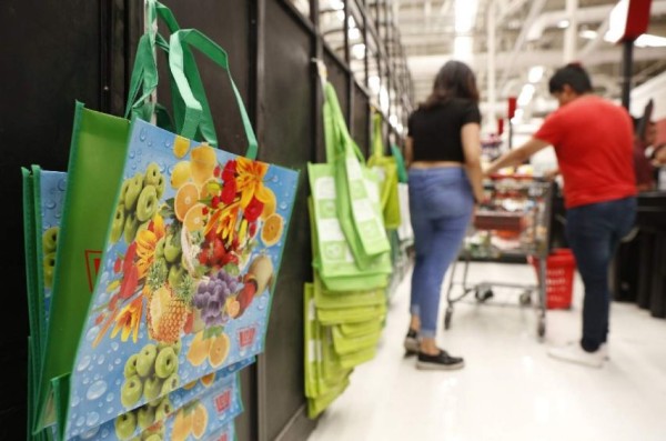 Trabaja Sedesu en iniciativa para prohibir bolsas de plástico en Sinaloa