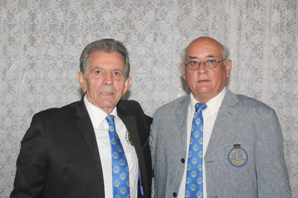 Arturo Martínez Sandoval y el Padre Amador Campos Serrano, presidentes entrante y saliente, respectivamente.