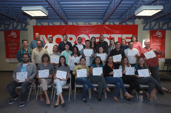 Entregan reconocimientos a graduados del programa Datemex Bilingüe