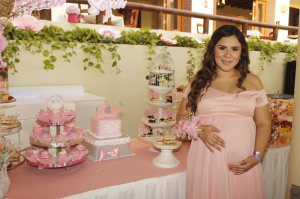 Festejo en rosa para Melissa Nava