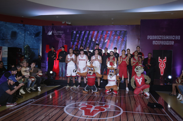 El equipo Venados Basquetbol presentó su uniforme para esta temporada de la Cibacopa.