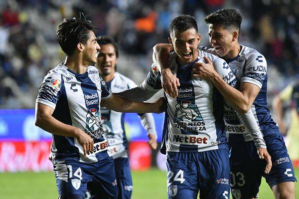 Pachuca saca clara ventaja en casa.
