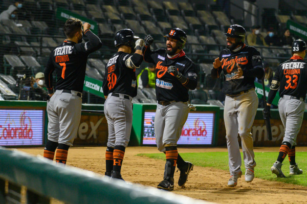 Naranjeros de Hermosillo se lleva todo de Los Mochis