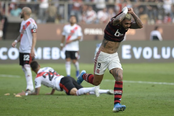 Gabigol anota dos goles por el Flamengo. (Foto: Twitter @Libertadores)