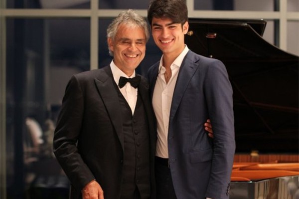 Andrea Bocelli y su hijo Matteo.