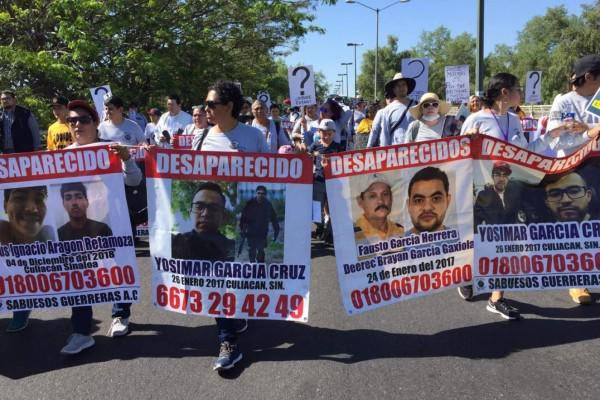 Marcha de familias por víctimas de desaparición forzada.