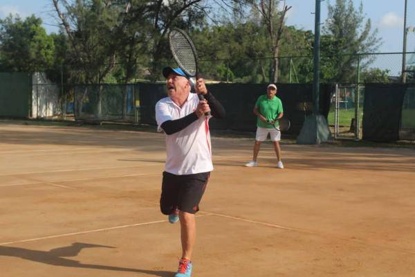 Listas están las parejas para entrar en acción este martes en el Club Deportivo Muralla.