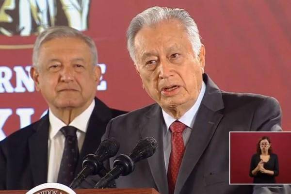 El Presidente y el director de la CFE.