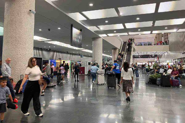 Las lluvias registradas en la Ciudad de México ocasionaron un caos en el Aeropuerto Internacional Benito Juárez.