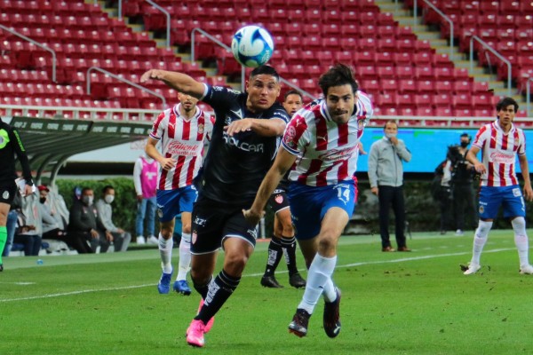 Chivas y Necaxa terminaron con repartición de puntos en el Akron.