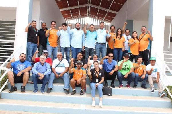 Personal del Imdem y algunos entrenadores de las Academias de Desarrollo.