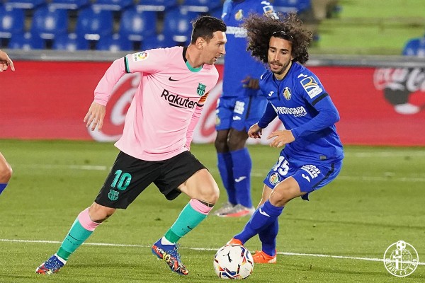 Lionel Messi no pudo hacer mucho en la derrota del Barcelona. (Twitter @GetafeCF)