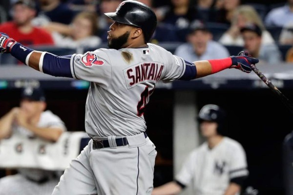 Filis oficializa la firma de Carlos Santana