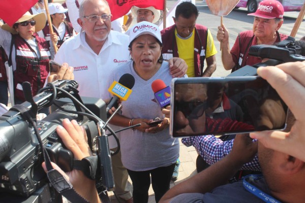 María José Alcalá dice que renuncia para atender sus negocios personales.