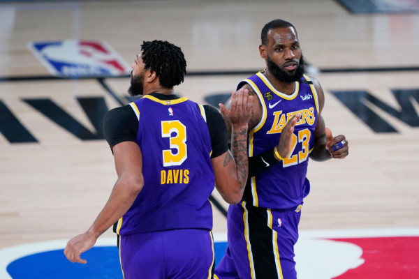 Lakers se pone 2-1 en la serie. Foto: Twitter @NBAMEX