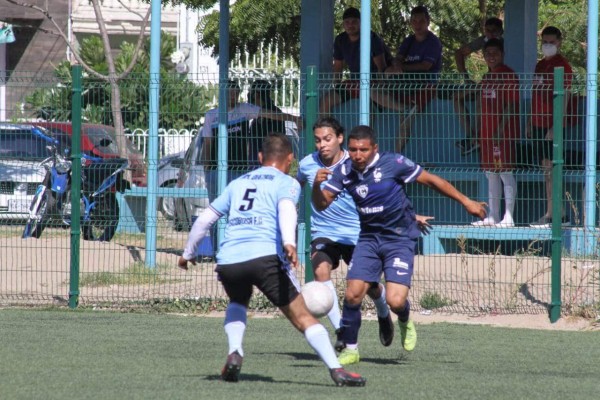 Familia Quezada y D'portenis empatan a un gol, pero los parientes ganan el punto extra.