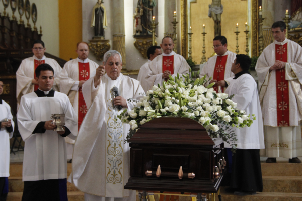 Una emotiva misa en Catedral fue el marco para recordar a la mujer de lucha y valores.