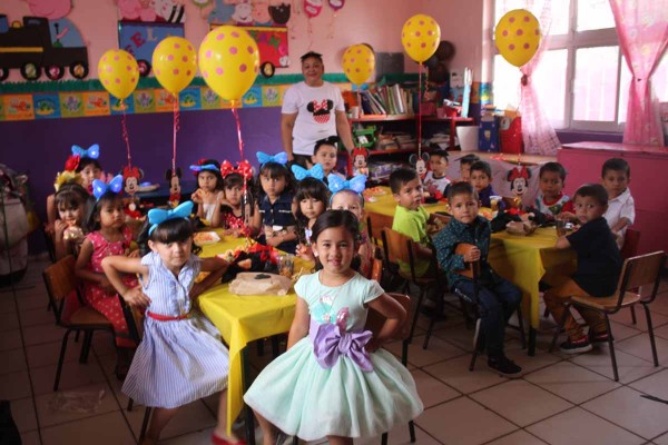 En las escuelas de Elota se llevó a cabo el festejo del Día del Niño.