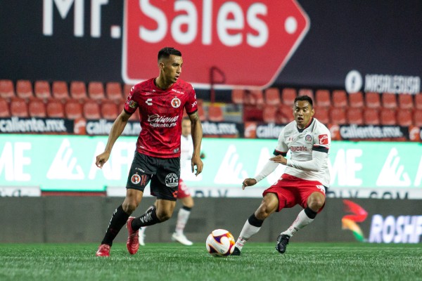 Xolos toma la cima con sufrido triunfo ante Toluca