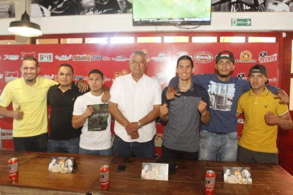 En rueda de prensa se presenta a los protagonistas de la función.