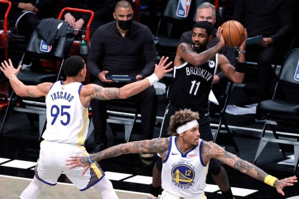 Juan Toscano lució en el arranque de temporada de los Warriors.