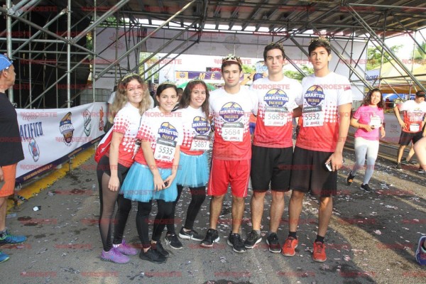 Paulina Osante, Fernanda Cañedo, Fernanda Audelo, Ricardo Alvarado, Alejandro Arias y Pedro Velarde.