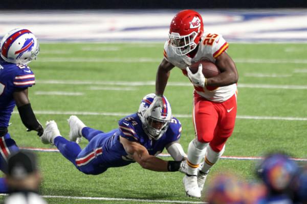 Los Chiefs salieron avantes de su duelo pendiente ante los Bills. (Twitter @NFL)